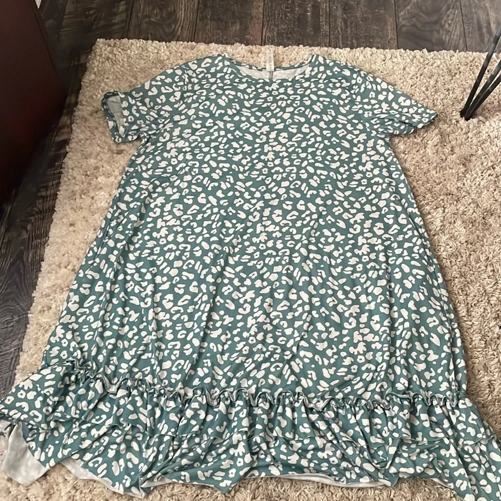 Dress - Picture 1 of 1